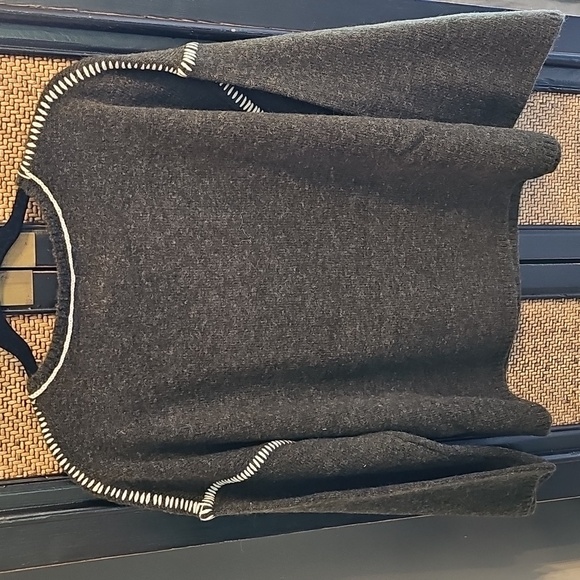 Women's Cozy Dark Green Sweater From Anthropologie - Picture 7 of 13